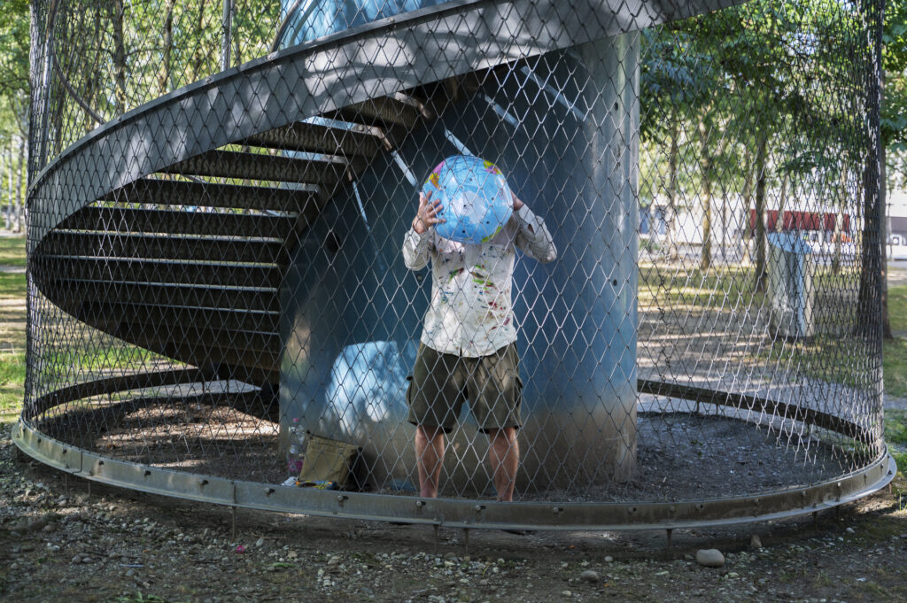 "The world do not break" , PerformanceReihe NeuOerlikon2024, Foto: Kerstin Wittenberg