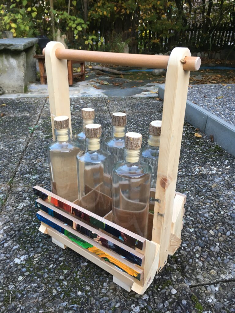 Water crate for 6 bottles with wood peg and different processed painting stripes on wood, 500.-, Kunst Art - Dominik Lipp