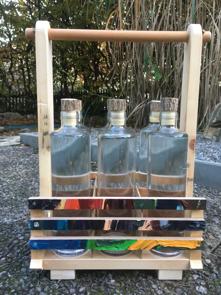 Water crate for 6 bottles with wood peg and different processed painting stripes on wood, 500.-, Kunst Art - Dominik Lipp